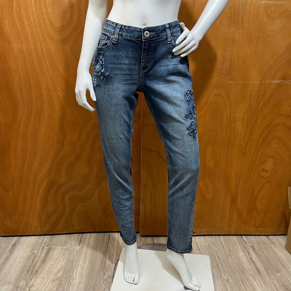 ND Weekend Women's Embroidered Skinny Jeans Size 8 Blue Mid Rise Stretch Denim